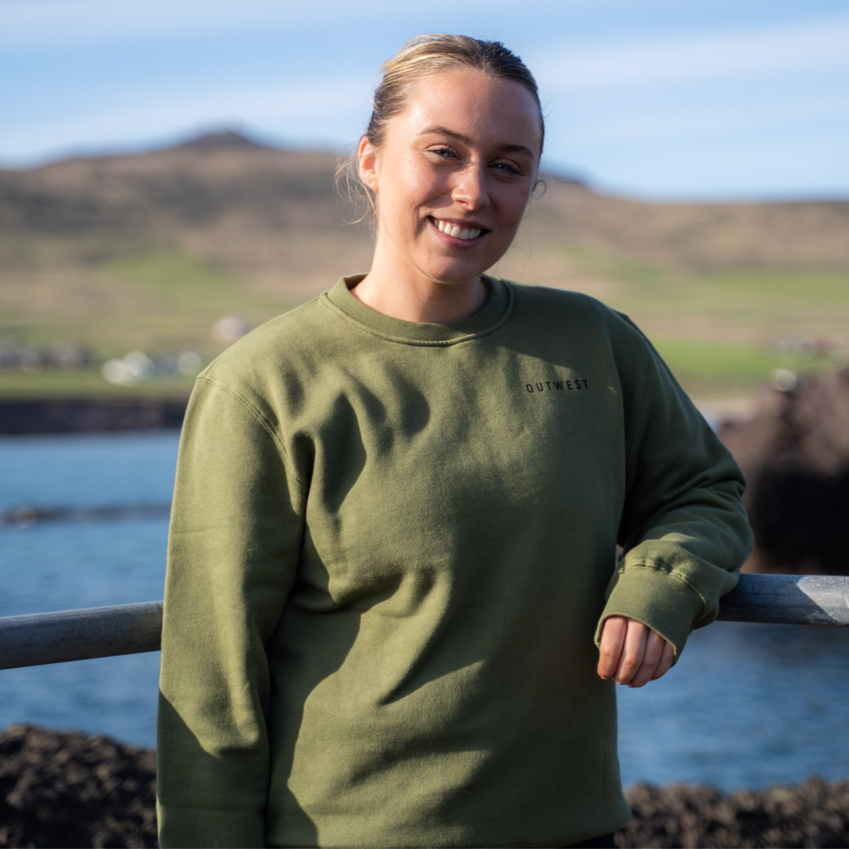 Unisex 'Outdoors Makes Me Happy' Corca Dhuibhne Crewneck
