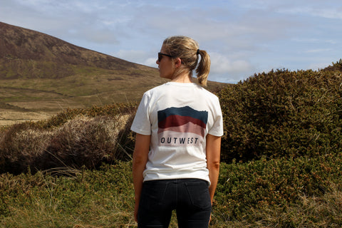 Trail T-Shirt - Peaks of The Peninsula Off White/Red
